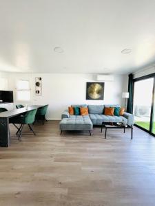 Canaima Zen - Sea View, Terrace & Heated Pool