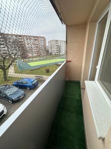 Modern Apartment 5 min Walk to City Center 55 Smart TV Netflix YouTube 2 Balconies Parking