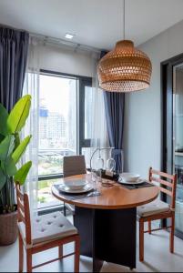 Cozy Apartment With Train Access