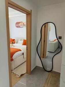 Riara with View, Heated Pool, Free Parking