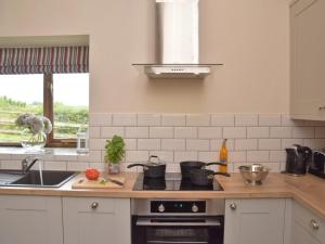 2 Bed in Widemouth Bay 4727