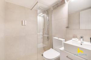 Modern 1BDR Athenian Habitat near Acropolis