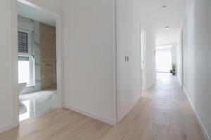 L&L Nin Seabreeze Apartments 1