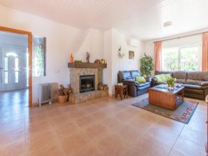 Relaxing Villa Steps from Beach