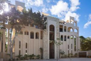 Luxury 4 Bedroom Villa with Private Rooftop Pool