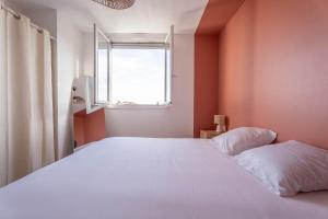 Le Jean Moulin T2 air-conditioned private parking balcony