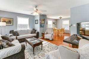 Shop, Dine, Unwind! Family Home in Dtwn Bar Harbor