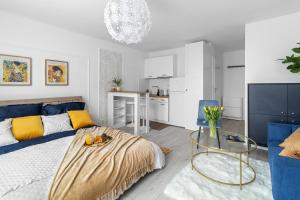 Deluxe Studio Apartment with AC only 900 m to Central Station