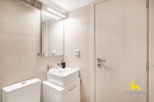 Modern 1BDR Athenian Habitat near Acropolis