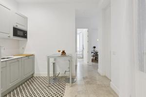 Cozy 2-Bedroom Apartment in Barrio de las Letras