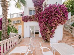 Villa in Cala Llonga near Beach & Ferry Port