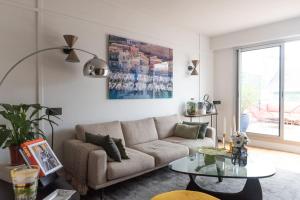 Cocoon with Eiffel Tower view