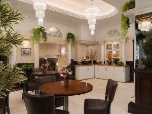 Royal Eagle Hotel