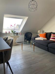 Bright & Modern 2 Bedroom Apartment near City
