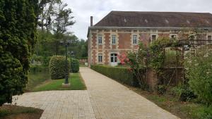 B&B / Chambres d'hotes Chateau de Quesmy : Maison 4 Chambres