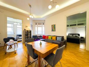 Large 4BR Oasis in Central Budapest AC- BP Sky