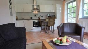 Ferienhaus Südstrand mit Blick bis zur Ostsee, inkl Schwimmbadnutzung und Sauna