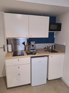 Jeny 1 - Studio rénové tout confort - RDC - Wifi - 10mn Hypercentre