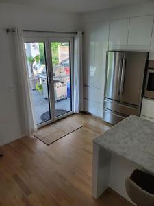 Oasis 1 Luxury Apartment lower level