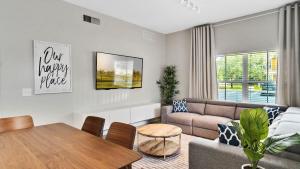 4 Bd 3 Ba Villas At Seven Dwarfs Lane 23-102