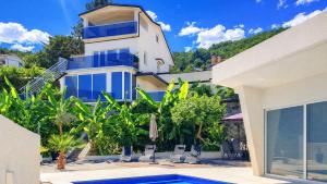 Villa Eduarda pool&whirpool by Villas Guide