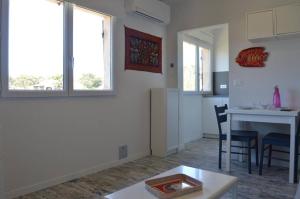 LA LARGADE SAINTE MAXIME Studio 30m de la plage avec parking privé