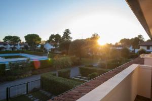 Charming townhouse with a shared pool and garden