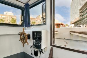 Orginal Dutch houseboat city center ZIJP