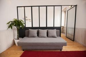 GET Lights and Books in Flat