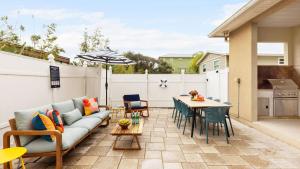 Sleeps 18 Pool HotTub Game Room Blocks to Beach Vilano Villa by AvantStay