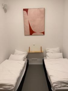 2 BR, central, calm and modern Berlin getaway