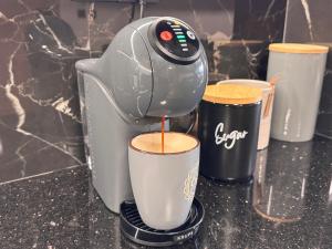 Modern City View Apartment Free Parking Fast Wi-Fi