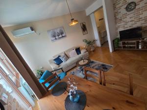 Renovated Calm Apartment Close to Center and Free Parking