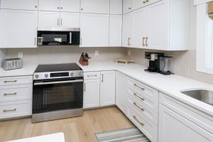 Down At The Lah De Dah