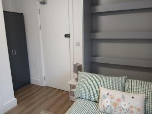 Central en-suite room, WIFI, Kitchen and Laundry Access - room 5