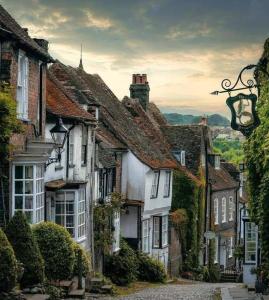 Spacious Luxury Lodge with Field Views