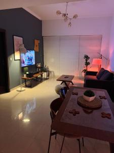 Modern 1BR Marina 3mins walk to JBR Beach & Tram