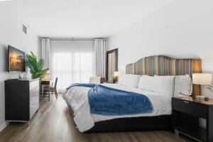 Orlando Getaway with Pool View Balcony