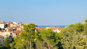 Duplex neuf centre ville, à 5 minutes de la plage!