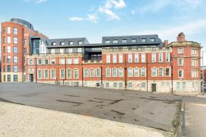 City Centre 2BR Walk Everywhere Sleeps 5