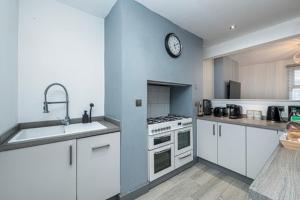 Townhouse by the sea - Y Felinheli