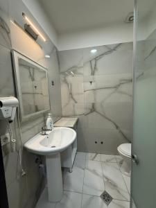 Molla Hotel Restorant