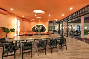 Canggus Latest Showstopper Designers 7-Bed XXL Happy People Villa off Nelayan Beach