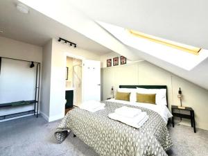 Contractor Accommodation Sleeps 7 - 4 Bathrooms - Parking For 3 Vans - Worksop