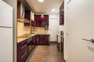 Eixample Pedestrian Gem Balcony Bathtub AC