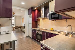 Eixample Pedestrian Gem Balcony Bathtub AC