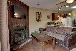Rivers Edge Condo 902