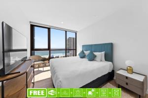 4 Bed Apartment with Sparkling Views of Gold Coast