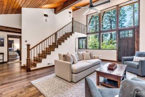 Little Bridge Lodge - Storybook Stateline Oasis