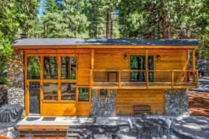 Little Bridge Lodge - Storybook Stateline Oasis